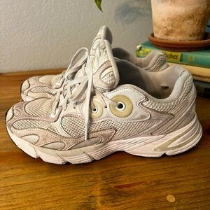 Adidas Astir Sneaker